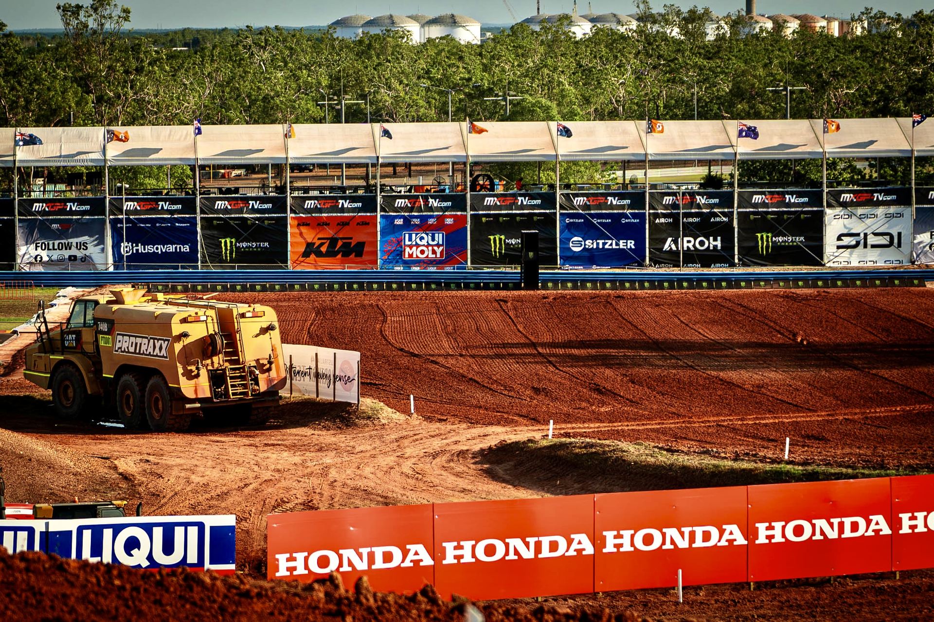 MXGP Darwin 2026 – Protraxx dozer preparing the Hidden Valley motocross track in front of the grandstands MXGP Darwin 2026 – Protraxx dozer preparing the Hidden Valley motocross track in front of the grandstands